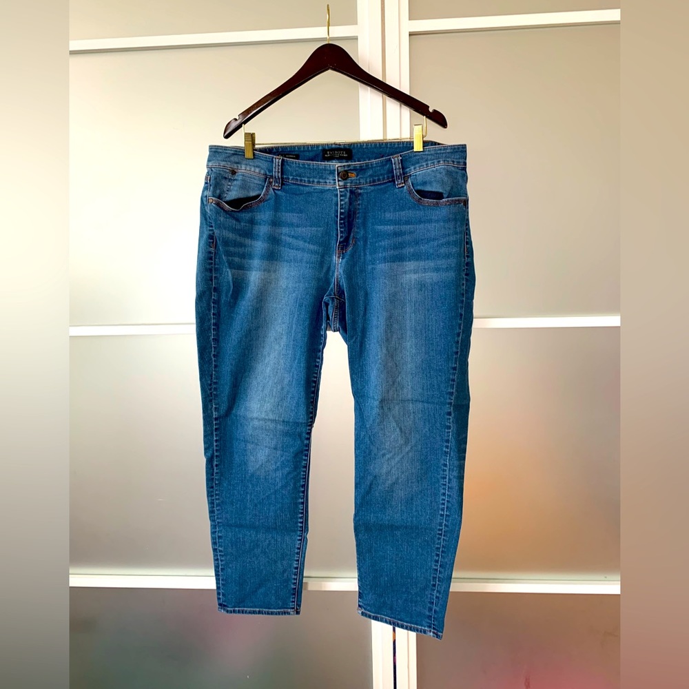 Talbots boyfriend cotton denim jeans. Medium-blue finish. Size 16W.